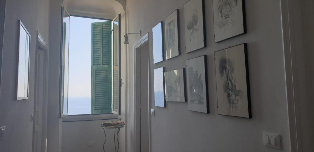 Appartamento Nel Borgo Con Splendida Vista Sul Mare Черво Екстериор снимка