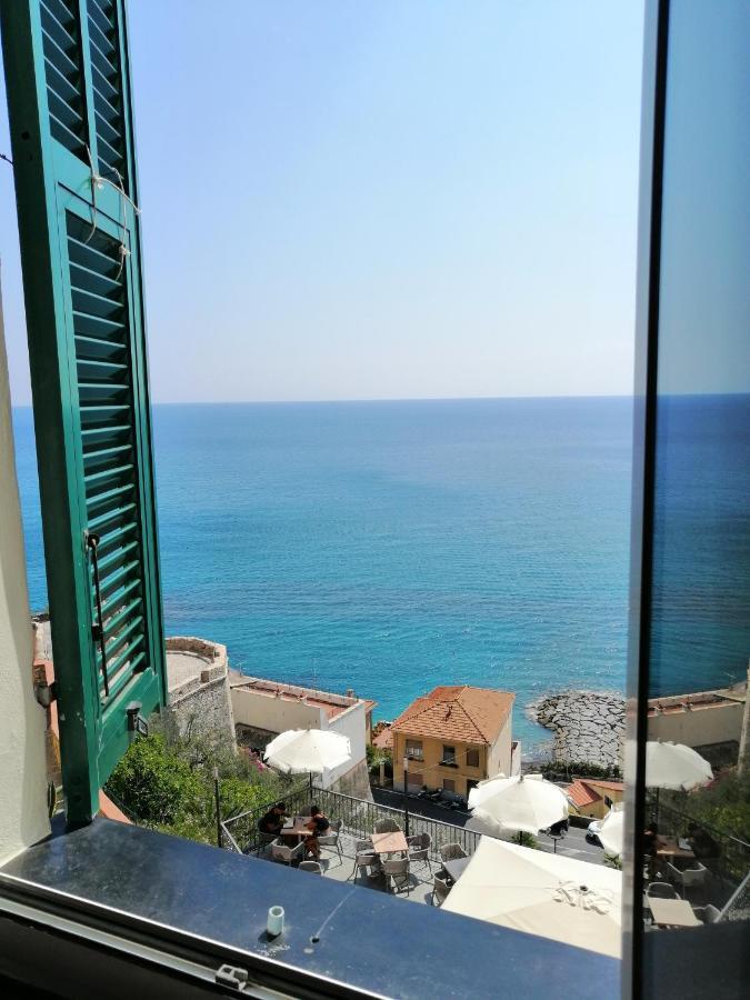 Appartamento Nel Borgo Con Splendida Vista Sul Mare Черво Екстериор снимка